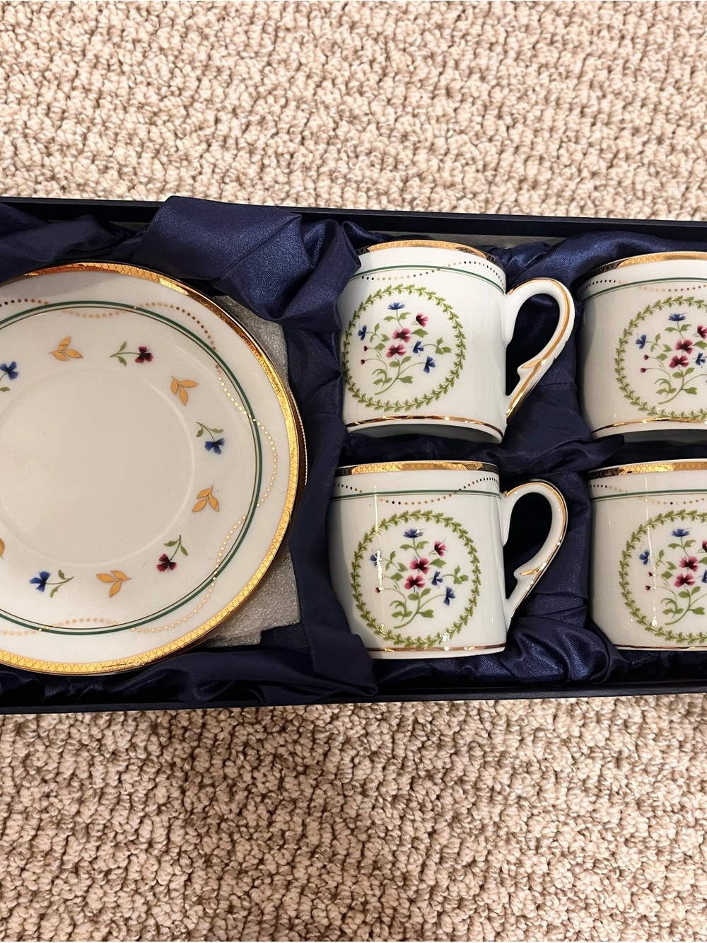 VINTAGE I. Godinger & Co Pettite Fleur Espresso & Saucer Set of 4